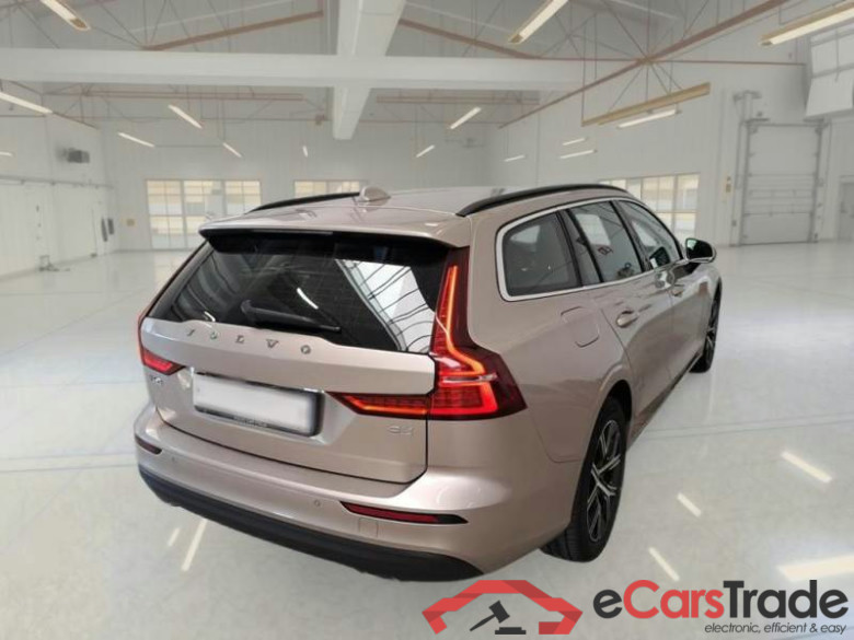 VOLVO V60 / 2019 / 5P / STATION WAGON B4 D AUTOM.CORE #2