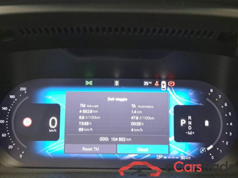 VOLVO XC40 / 2021 / 5P / SUV B3 automatico Essential #4