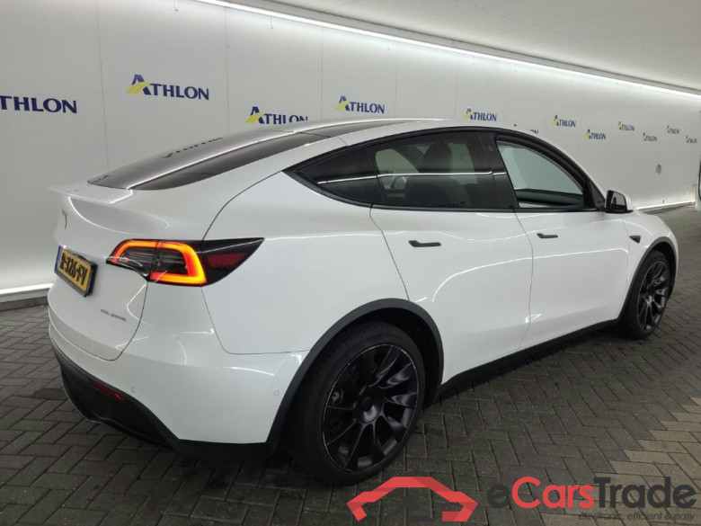 Tesla Model Y Long Range Dual Motor AWD 5D 378kW #3