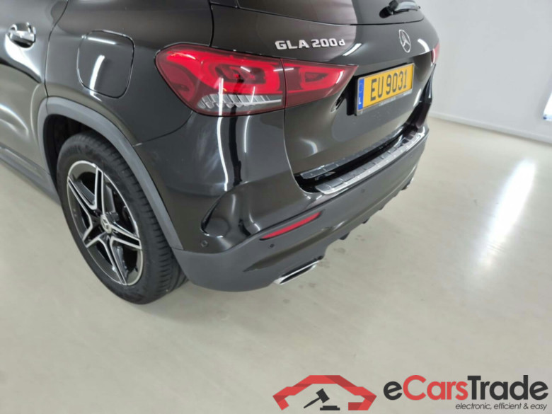 MERCEDES-BENZ GLA 200D AMG-LINE AUT. #6