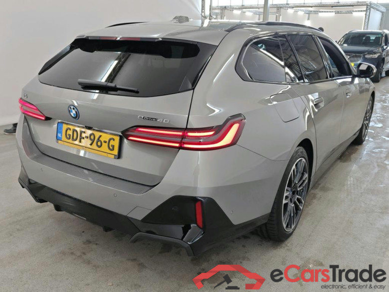 BMW i5 Touring eDrive40 M Sport Edition 5d #2