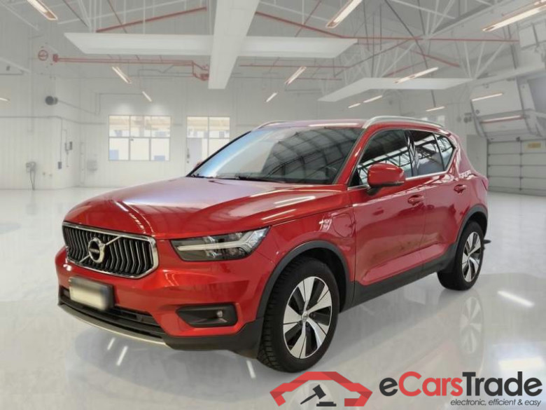 VOLVO XC40 / 2017 / 5P / SUV T4 PLUG-IN HYBRID AUTO RECH INSCRIP EXPR #1