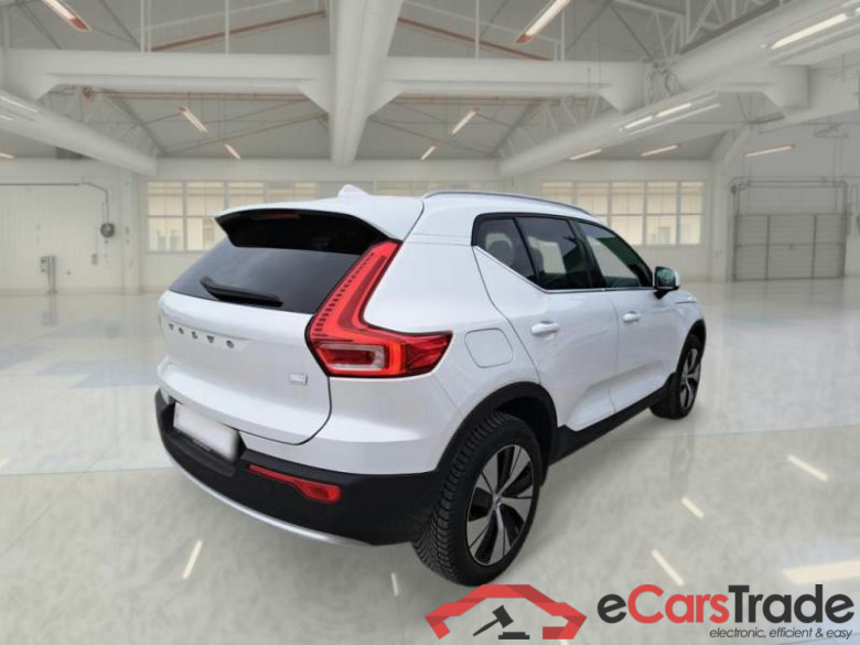 VOLVO XC40 / 2021 / 5P / SUV T4 RECHARGE PLUG-IN AUTO CORE #2