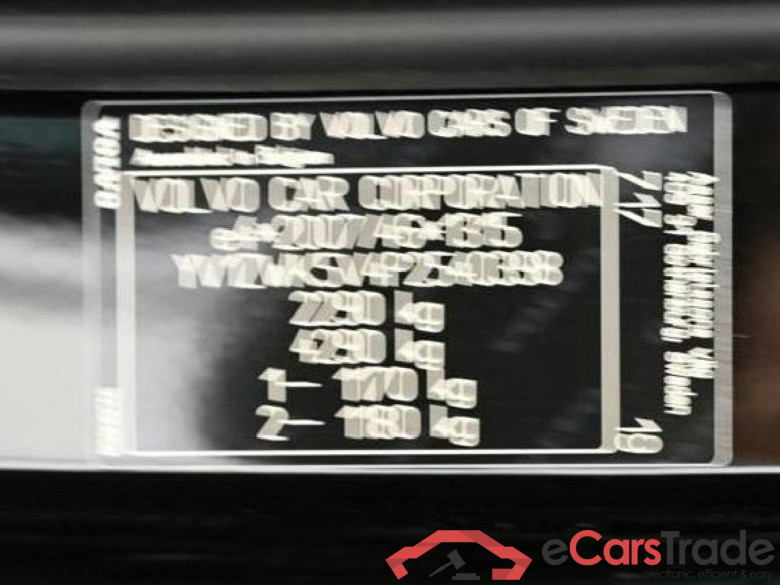 V60 Kombi Core 2.0 B4 145KW AT8 E6d #5