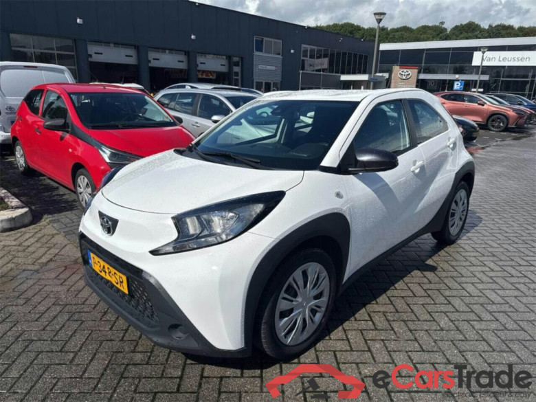 TOYOTA Aygo X 1.0 VVT-i MT Play #1