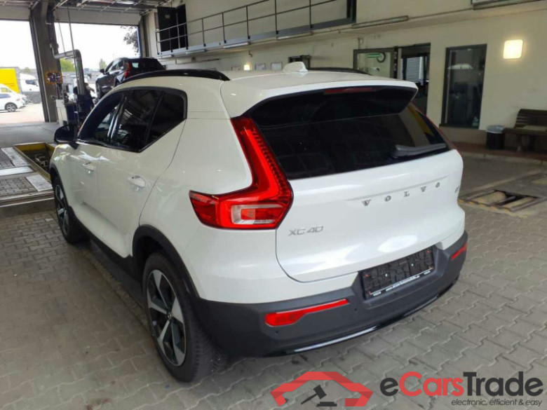 Volvo XC40 (2017->) DE - SUV5 B3 2WD EU6e, Plus Dark, (Facelift) 2024 - 2026 #4
