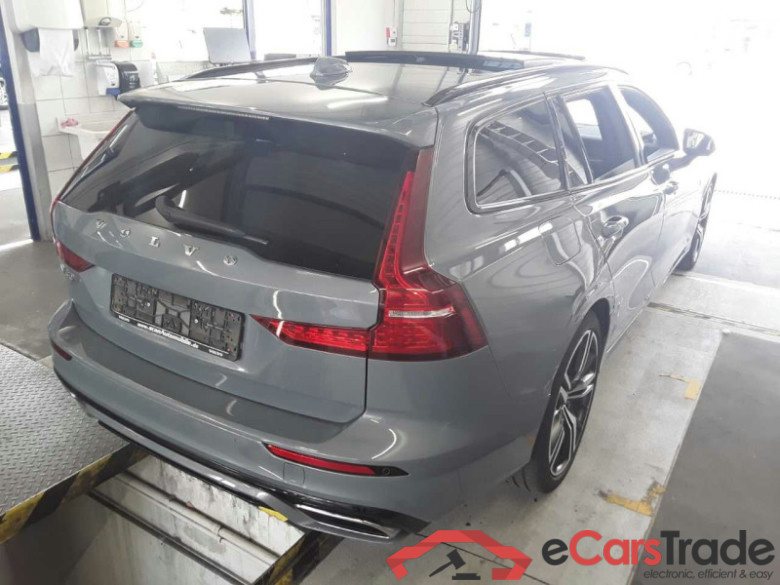Volvo V60 Kombi (2018->) DE - Kb5 B5 (Benzin) AWD EU6d, Plus Dark Mild-Hybrid, 2021 - 2022 #4