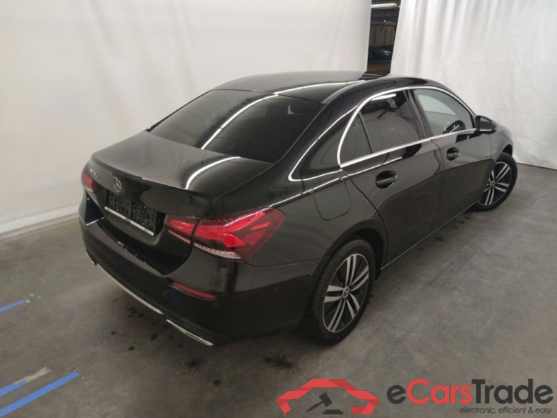 Mercedes-Benz A-Klasse Limousine A 250e Business Solution 4d #2