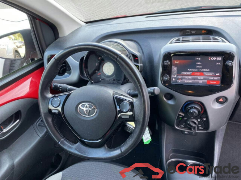 TOYOTA Aygo 1.0 VVT-i x-play #6