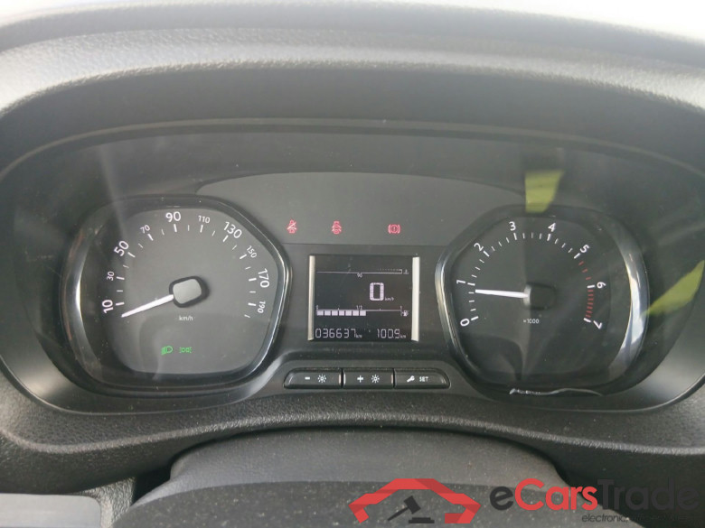 PEUGEOT Expert / 2016 / 4P / furgón Furgón BlueHDi 120 S&S 6v Standard #3