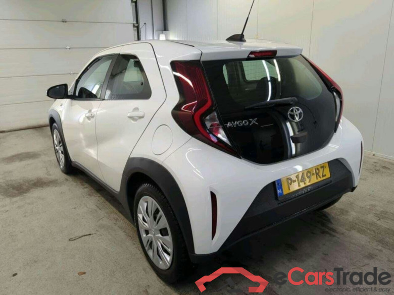 TOYOTA Aygo X 1.0 VVT-i MT Play #6