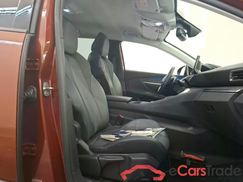 Peugeot 5008 Allure PureTech 130 EAT8 5d #3