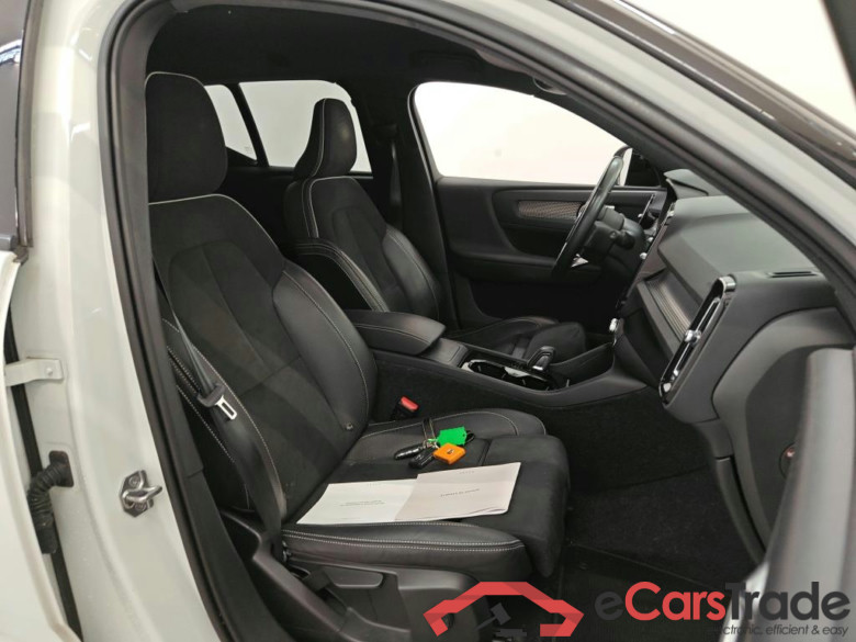 Volvo XC40 Recharge P8 AWD R-Design 5d #3
