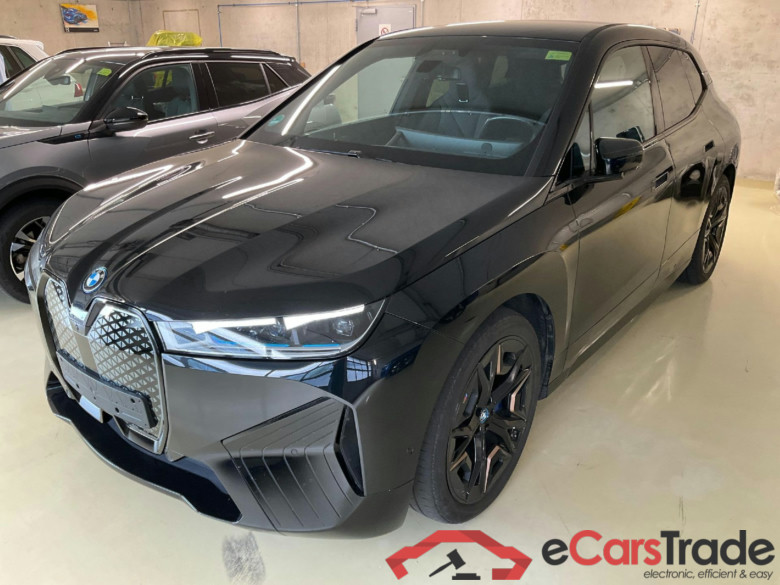 BMW iX xDrive50 5d 385kW #1