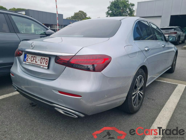 MERCEDES-BENZ E-CLASS BERLINE 1.6 E 200 D AUTO LUXURY LINE #4