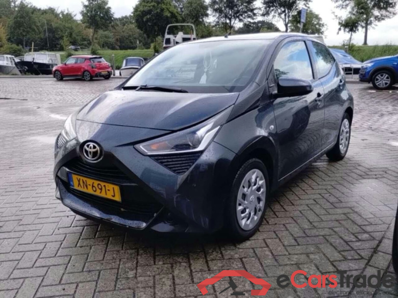 TOYOTA Aygo 1.0 VVT-i x-play