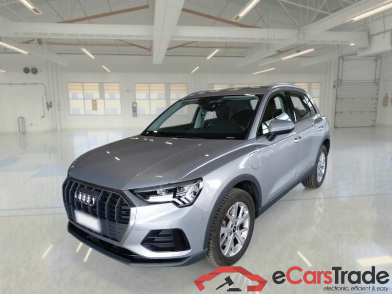 AUDI Q3 / 2018 / 5P / SUV 45 TFSI E S TRONIC BUSINESS #1