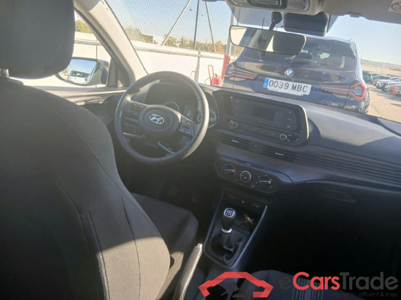 HYUNDAI Bayon / 2021 / 5P / todoterreno 1.2 MPI Essence #3