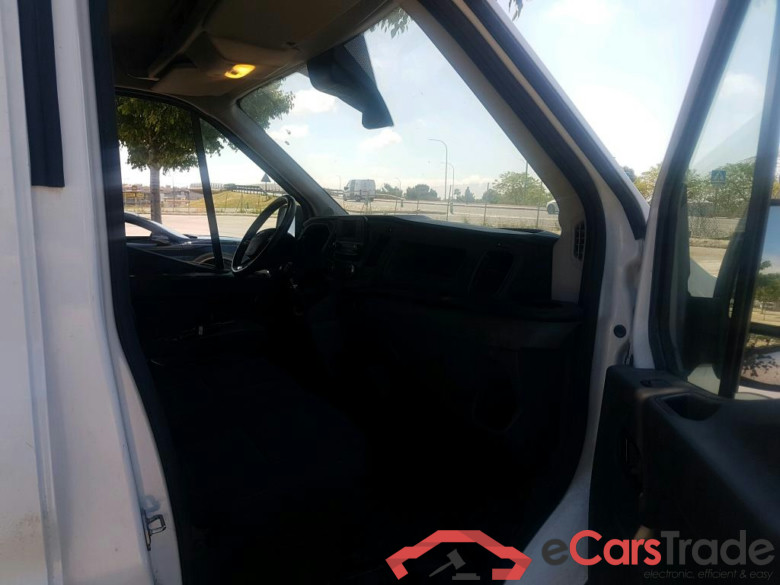 FORD Transit / 2013 / 4P / furgón 350 96kW L3H2 Van Trend FWD MHEV #6