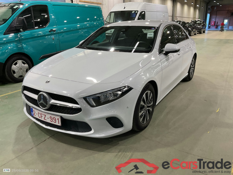 MERCEDES-BENZ A-CLASS LIMOUSINE 1.3 A 180 BUSINESS LINE DCT #1