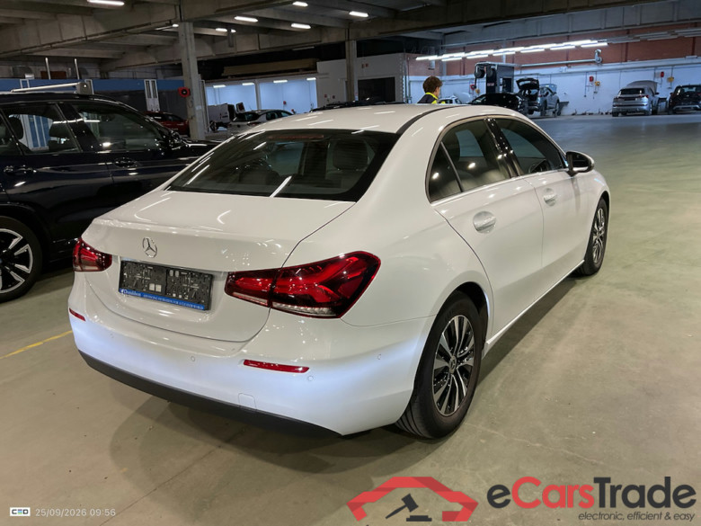 MERCEDES-BENZ A-CLASS LIMOUSINE 1.3 A 180 BUSINESS LINE DCT #4