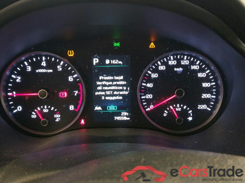 KIA Stonic / 2017 / 5P / todoterreno 1.0 T-GDi 88kW (120CV) MHEV Drive DCT #4