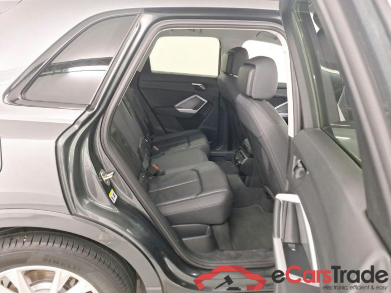 AUDI Q3 1.4 45 TFSI E S TRONIC S LINE #6