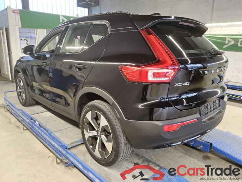 Volvo XC40 (2017->) DE - SUV5 B4 2WD EU6d, Plus Dark, (Facelift) 2022 - 2024 #4