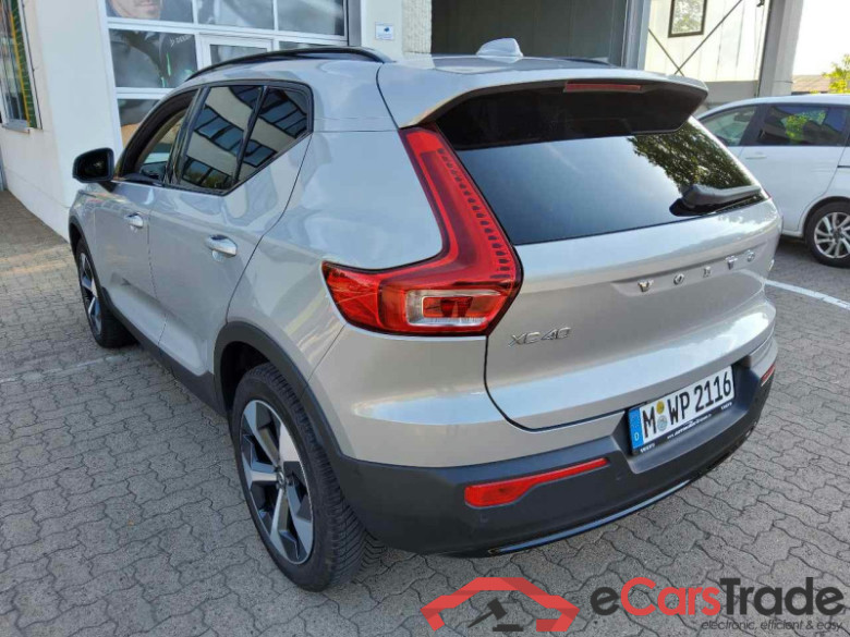 Volvo XC40 (2017->) DE - SUV5 B4 2WD EU6d, Plus Dark, (Facelift) 2022 - 2024 #4