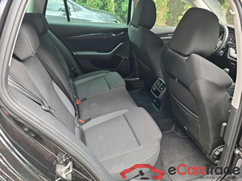 SKODA OCTAVIA COMBI 2.0 CRTDI 85KW CLEVER #6