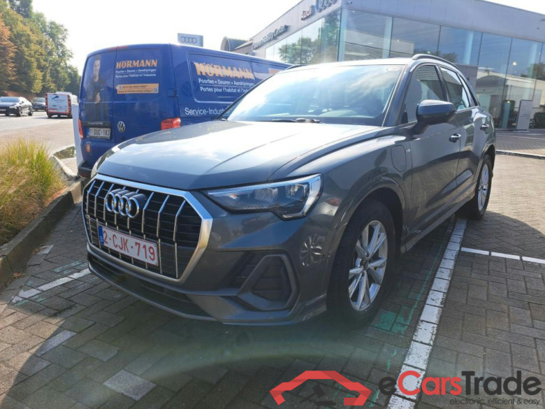 AUDI Q3 1.4 45 TFSI E S TRONIC S LINE #1