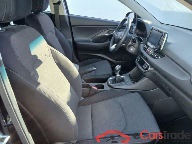 HYUNDAI i30 / 2020 / 5P / berlina con portón 1.0 TGDI 48V Klass #6