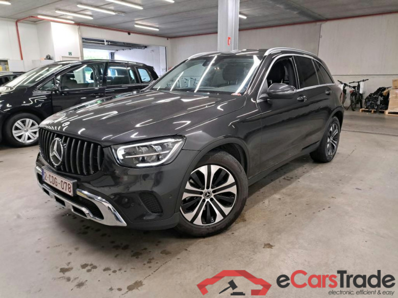 MERCEDES - MER GLC 200 d 4MATIC 163PK DCT Pack Premium With Exclusive Interior Pack & Heated Seats & Smartphone Integration & Parking Pack & Camera & Towing Hook With ESP