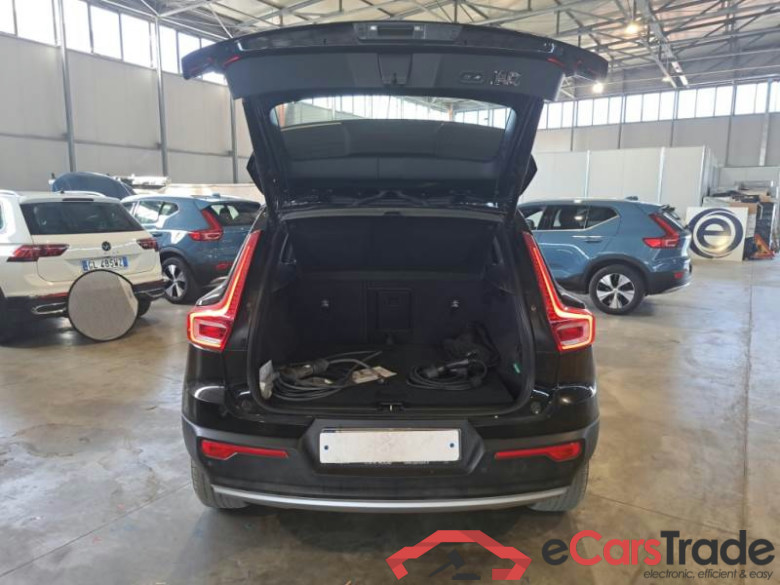 VOLVO XC40 / 2017 / 5P / SUV T5 PLUG-IN HYBRID AUTO RECH INSCRIP EXPR #5