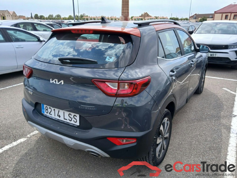 KIA Stonic / 2017 / 5P / todoterreno 1.0 T-GDi 88kW (120CV) MHEV Drive DCT #2