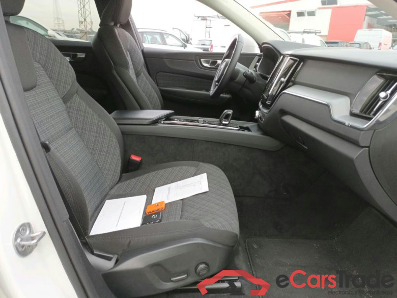 VOLVO XC60 / 2017 / 5P / todoterreno 2.0 B4 D Core Auto #6