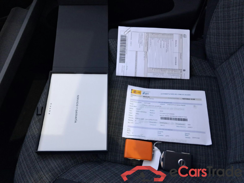 VOLVO XC60 / 2017 / 5P / todoterreno 2.0 T6 AWD Recharge Core Auto #5