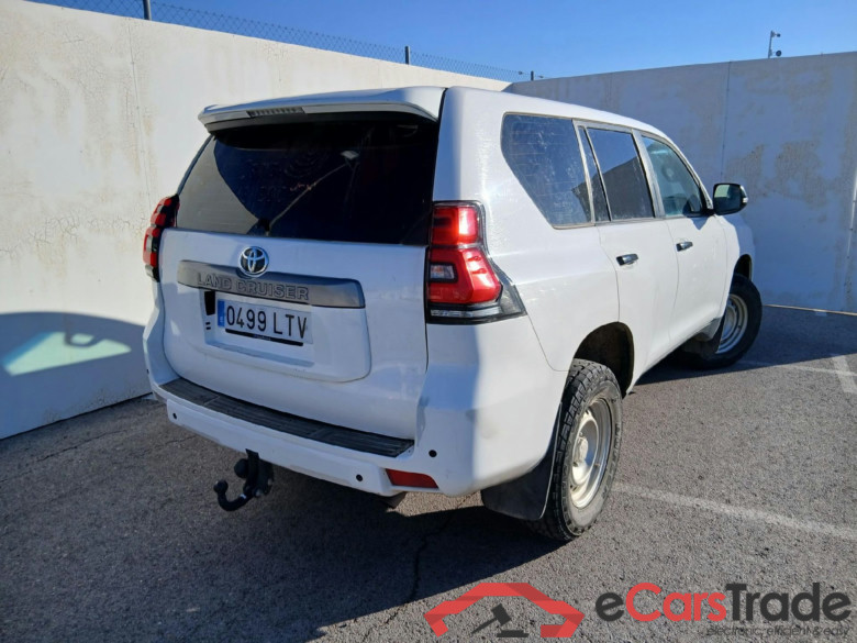 TOYOTA Land Cruiser / 2017 / 5P / todoterreno comercial 2.8 D-4D NX 2 Plazas  ## NO EXPORT ## #2