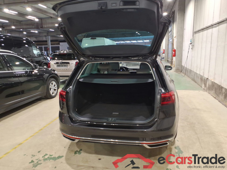 VOLKSWAGEN PASSAT VARIANT 2.0 TDI 90KW MSQ VARIANT ELEGANCE BUSINE #3