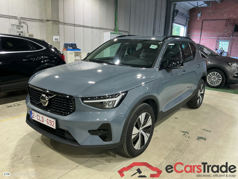 VOLVO XC40 2.0 B3 MHEV PLUS DARK DESIGN DCT #1