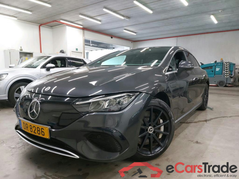 MERCEDES - MER EQE 300 245PK DCT Business Line & Pano Roof * ELECTRIC *