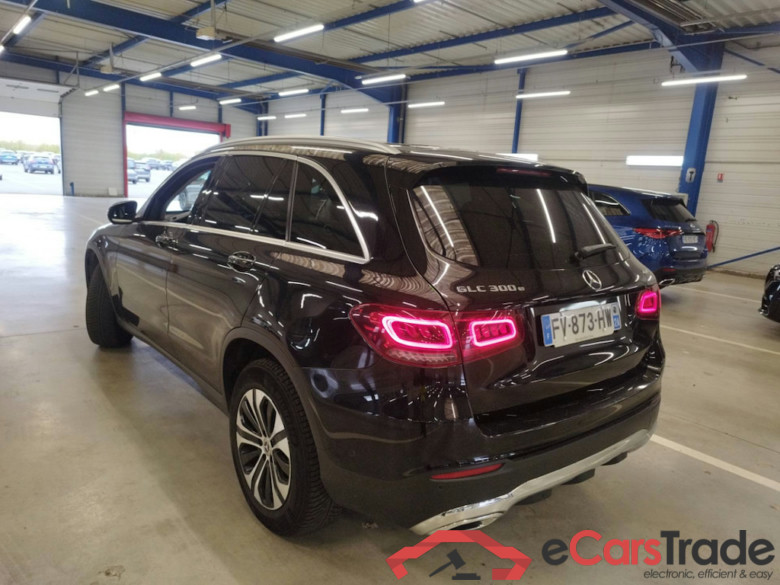 Mercedes GLC 300e Plug-In Hybrid 4Matic Aut. LED Widescreen Navi Sport-Leather KeylessGo Camera Klima PDC ... #4