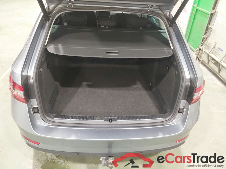 SKODA SUPERB COMBI 2.0 CRTDI 90KW DSG7 STYLE #3