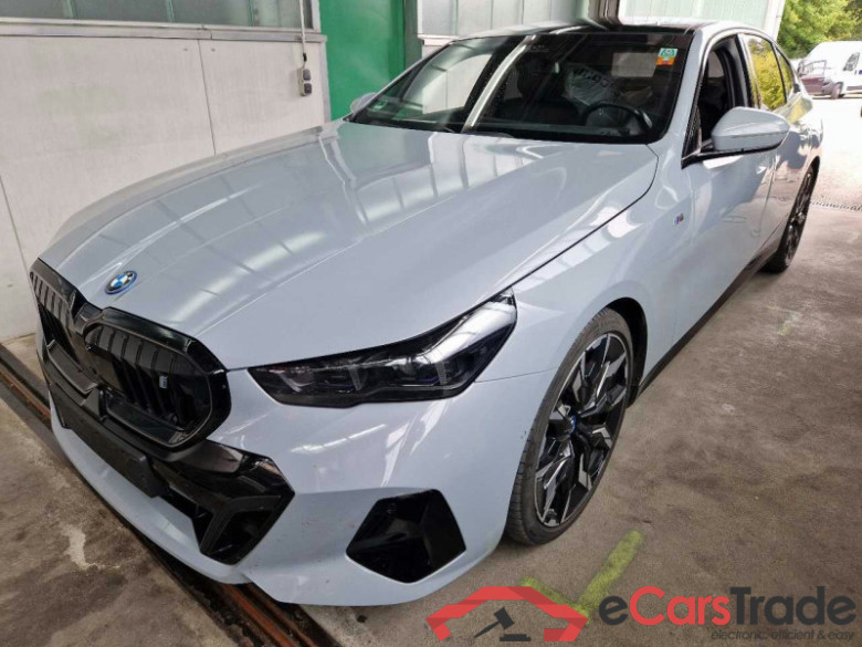 BMW i5 eDrive40 M-Sport Aut. Pano LED Head-Up Bowers&Wilkins Ambient LC-Pro Navi-Pro Sport-Leather KeylessGo Camera Klima PDC ...