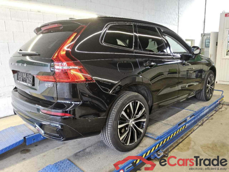 Volvo XC60 (03.2017->) DE - SUV5 B5 (Benzin) AWD EU6d, Ultimate Dark Mild-Hybrid, (Facelift) 2022 - 202 #3