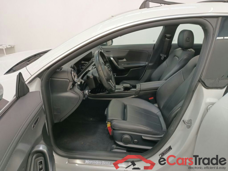 Mercedes-Benz CLA CLA 250 e Business Solution 4d #3