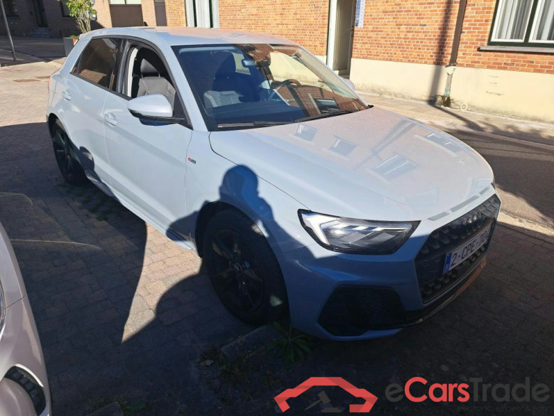 AUDI A1 1.0 30 TFSI S TRONIC S LINE #2