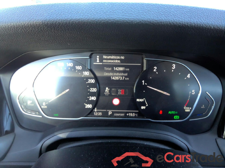 BMW Serie 3 / 2018 / 4P / sedán 318d Auto. #4