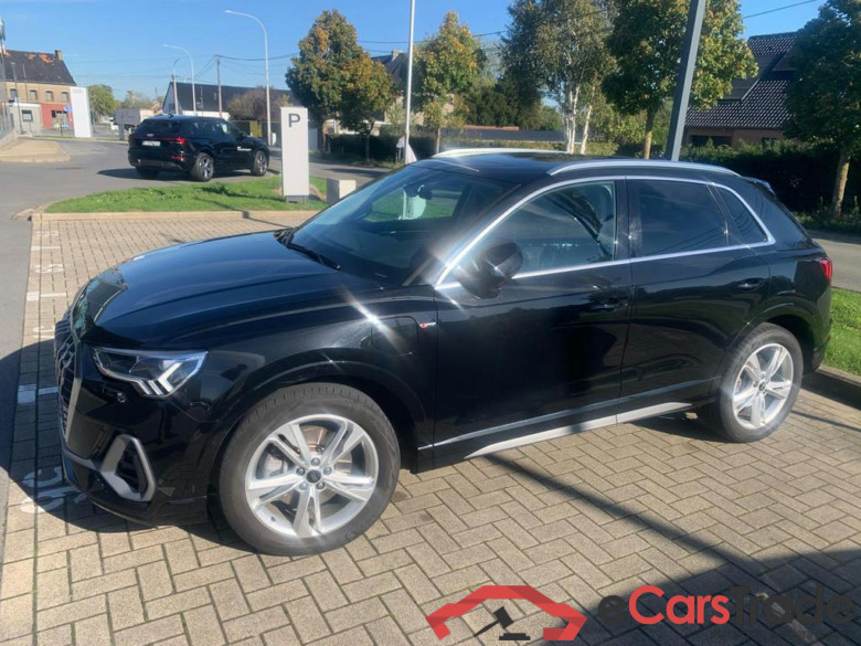 AUDI Q3 PHEV 45 TFSIe S line S tronic (180 kW)