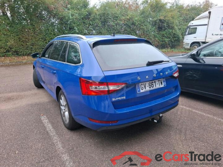 Skoda Superb Combi 2.0 TDI Aut. LED Virtual Navi KeylessGo Camera Klima PDC ... #4